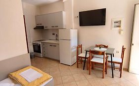 Kiparissis Apartments